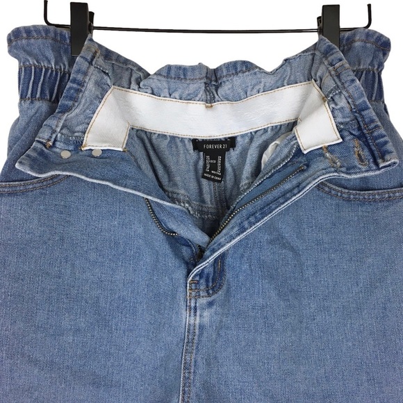 FOREVER 21 Paper Bag Jean Shorts High Waist Mom Stretch Denim Light Wash Size 29 - Picture 3 of 9